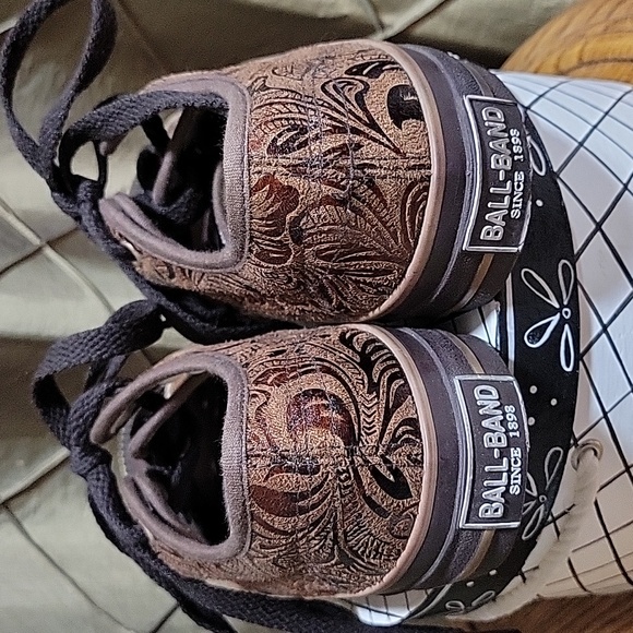 EUC- RARE Ball-Band Embossed Canvas Unisex Sneaker - Picture 4 of 8